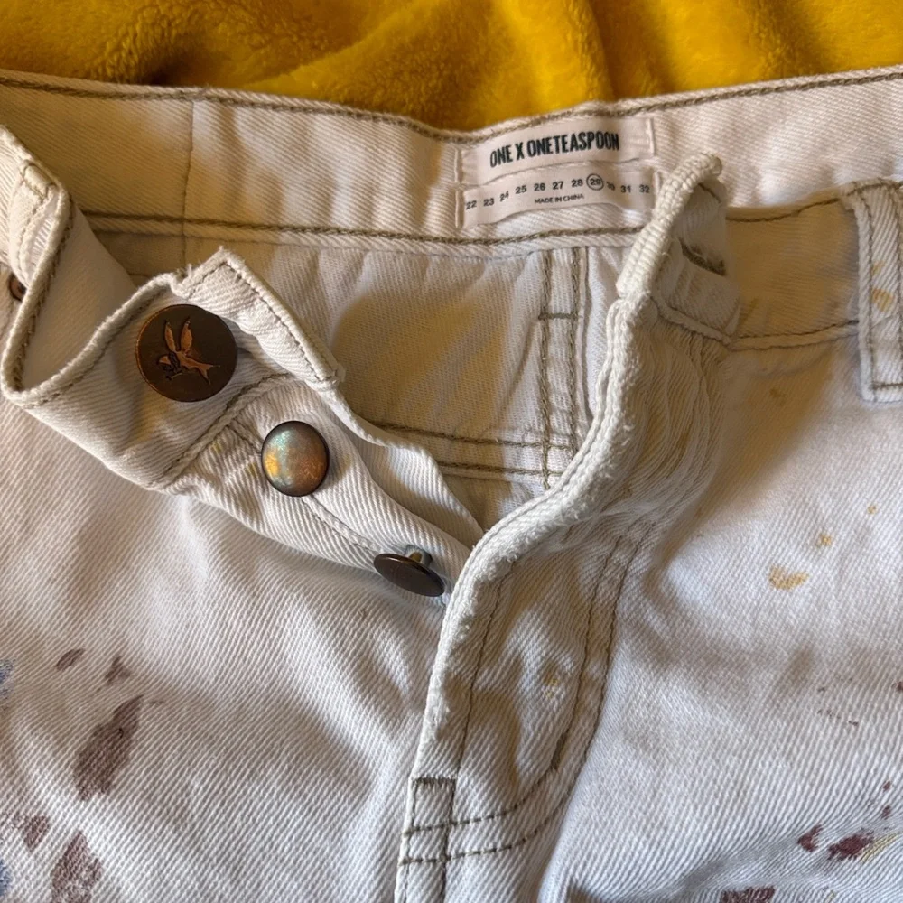 One Teaspoon Cocoa Cash Bandits White Painted  Jean Shorts - Picture 13 of 16